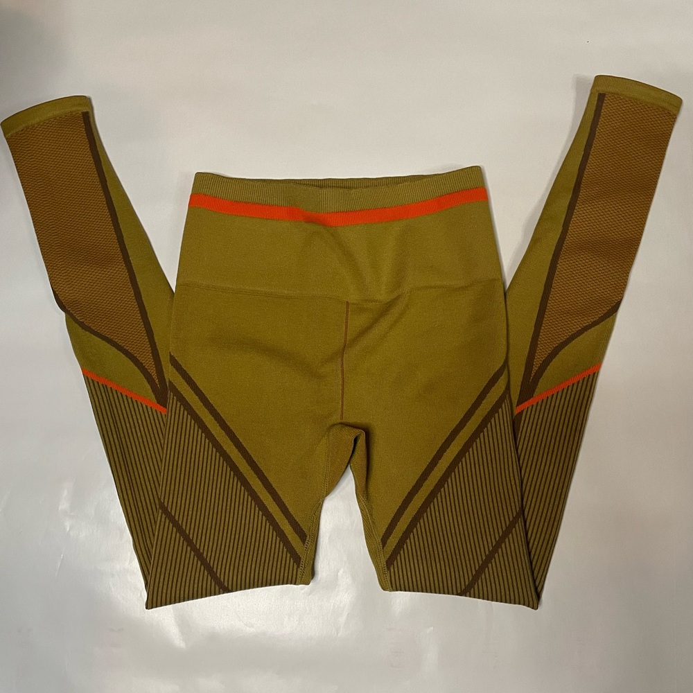 Fabletics leggings- size small